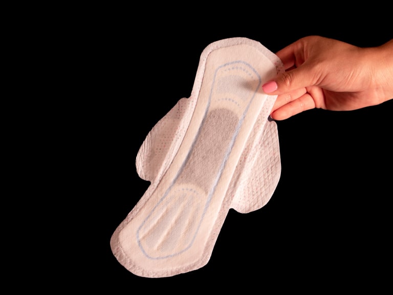 Always Ultra Thin Pads Overnight Size 4 With Wings 16 Count - Voilà Online  Groceries & Offers